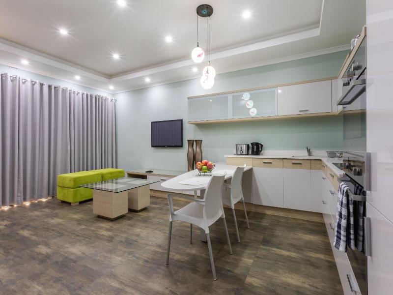 Fallsway Suites image