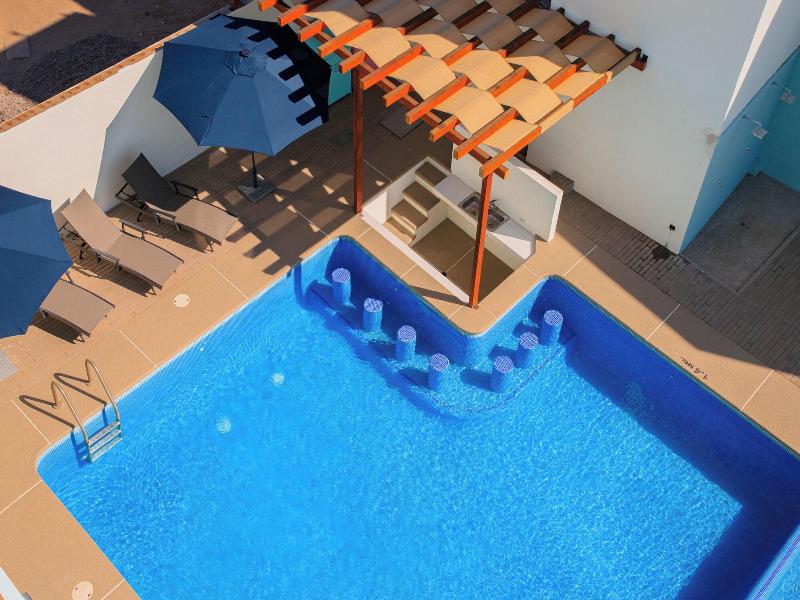 Costa Elegante Hotel & Suites — exterior view