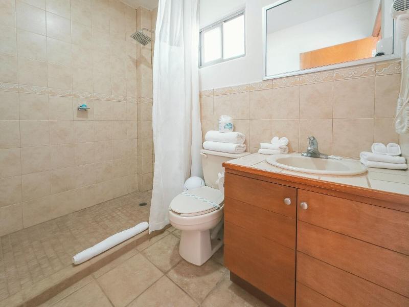 Costa Elegante Hotel & Suites image