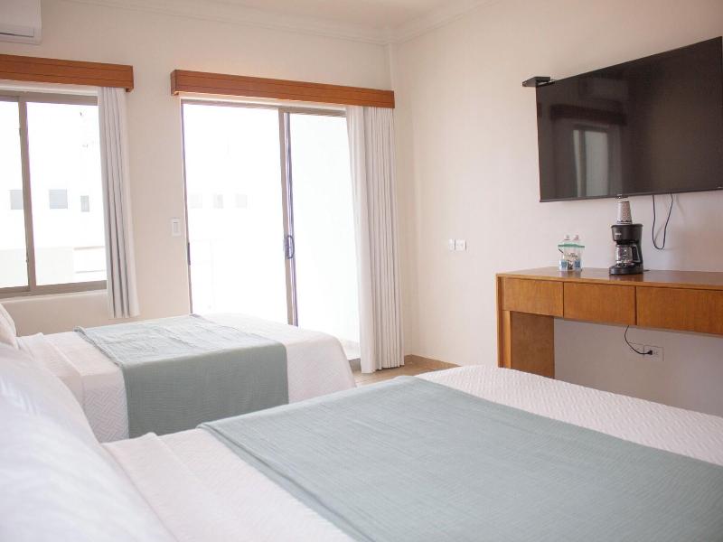 Costa Elegante Hotel & Suites image