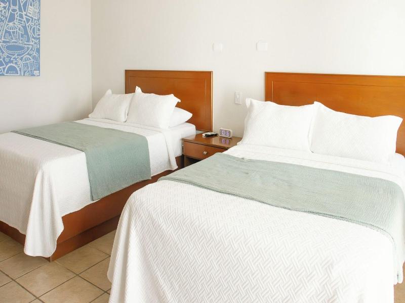 Costa Elegante Hotel & Suites image