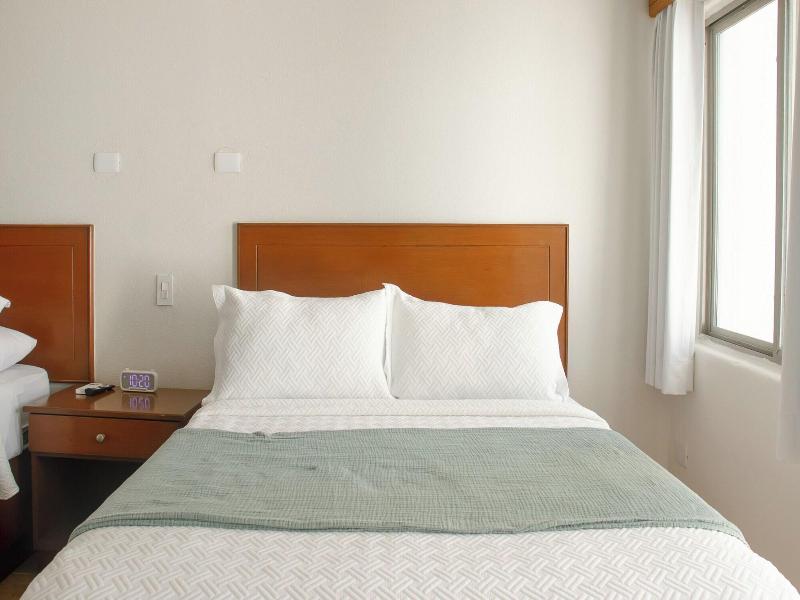 Costa Elegante Hotel & Suites image
