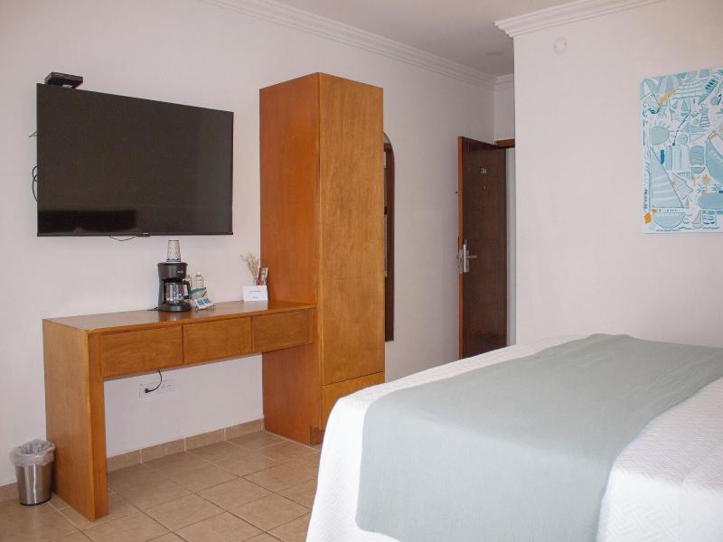 Costa Elegante Hotel & Suites image