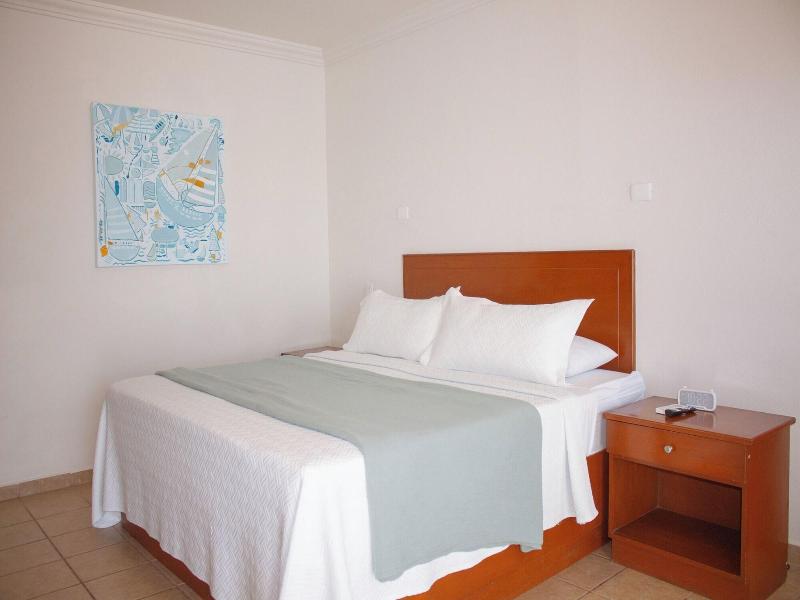 Costa Elegante Hotel & Suites image