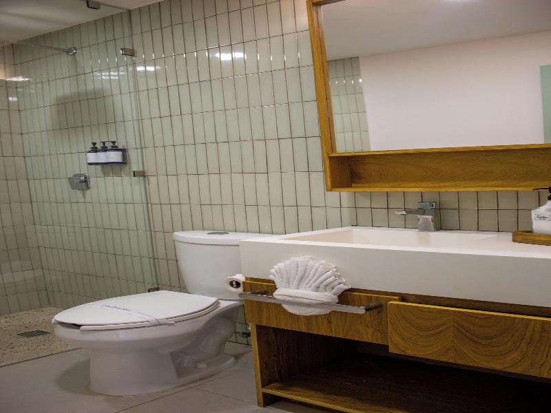 Costa Elegante Hotel & Suites image