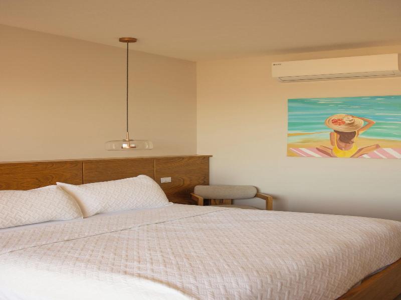 Costa Elegante Hotel & Suites image