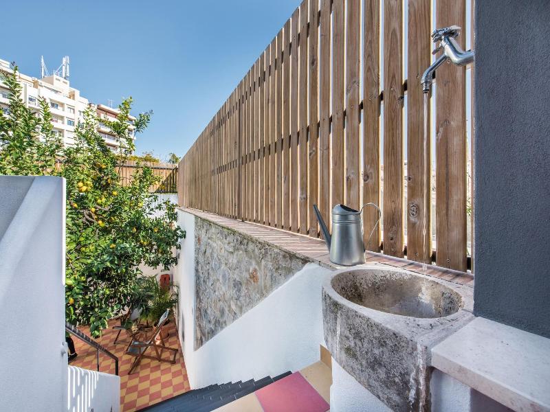 Lemon Tree Stay image