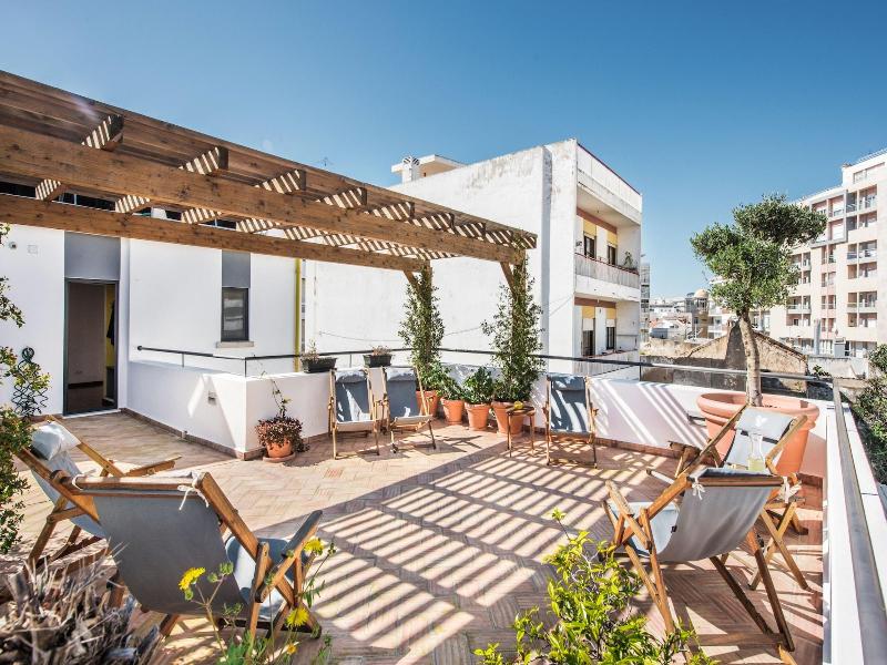 Lemon Tree Stay image