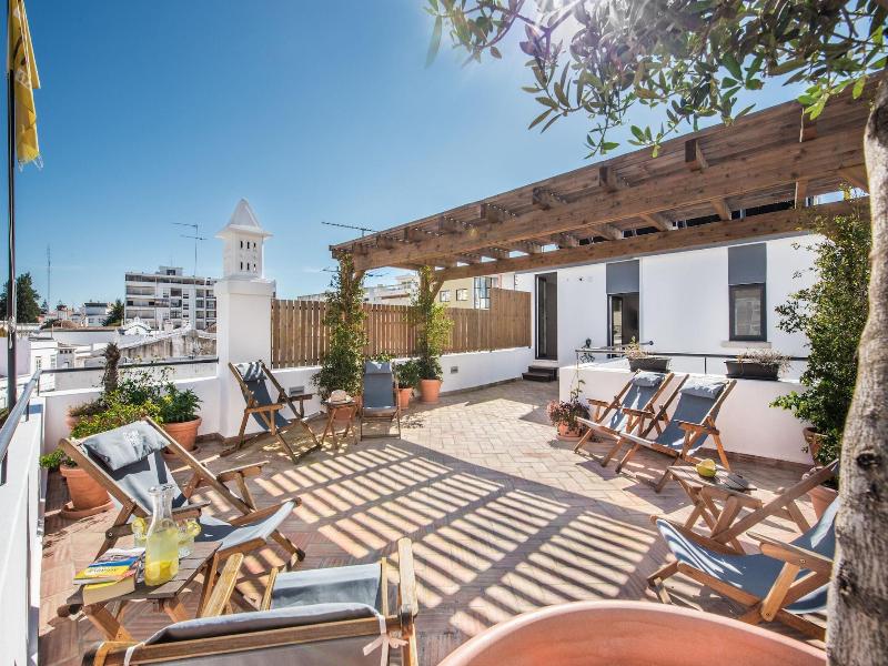Lemon Tree Stay image