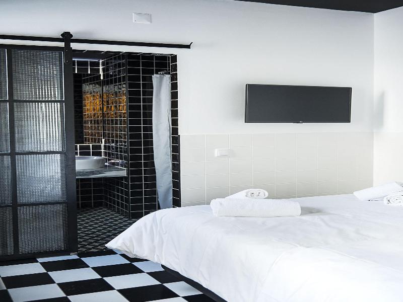 Lemon Tree Stay image