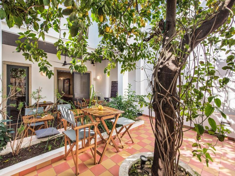 Lemon Tree Stay image
