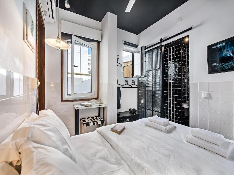 Lemon Tree Stay image