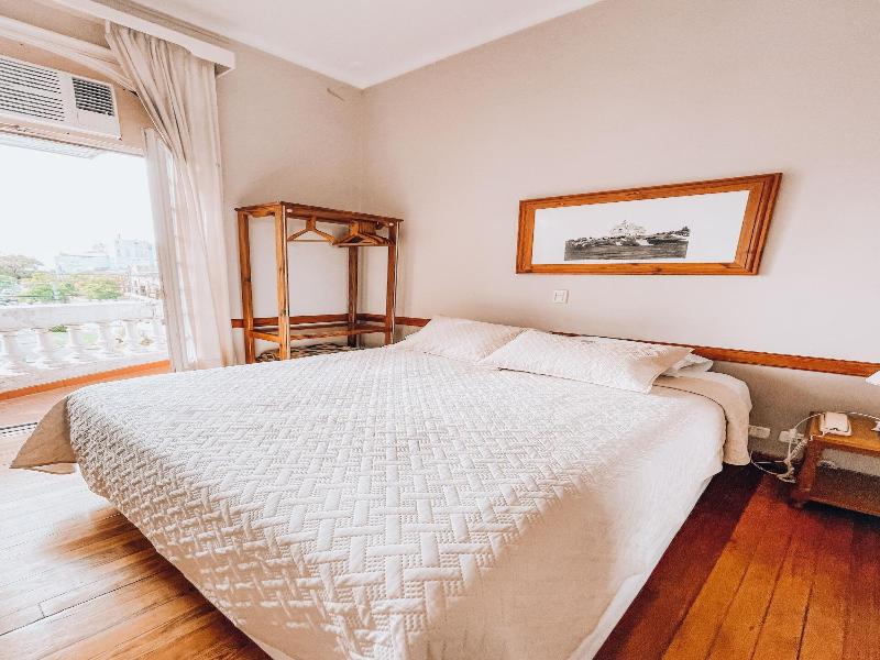 Hotel Vicente Lopez image