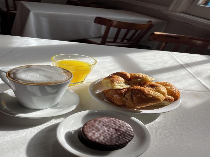 Hotel Vicente Lopez image