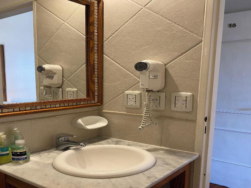 Hotel Vicente Lopez image