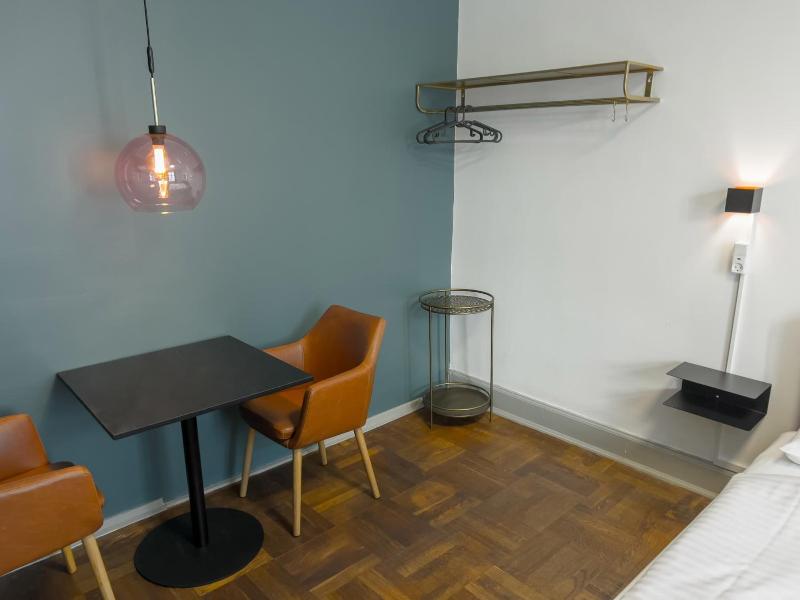 Where To Sleep - Hostel image