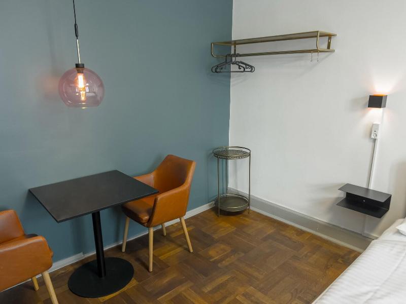 Where To Sleep - Hostel image
