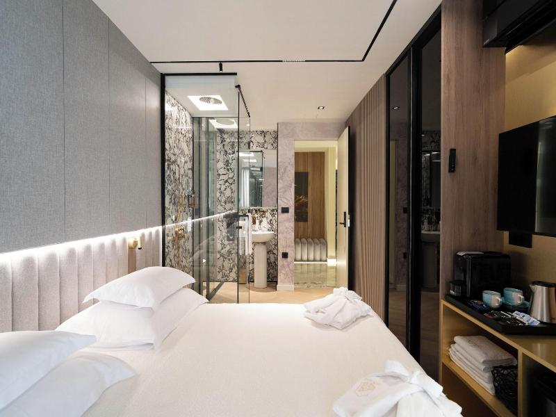 Luxury Rooms For Gift image