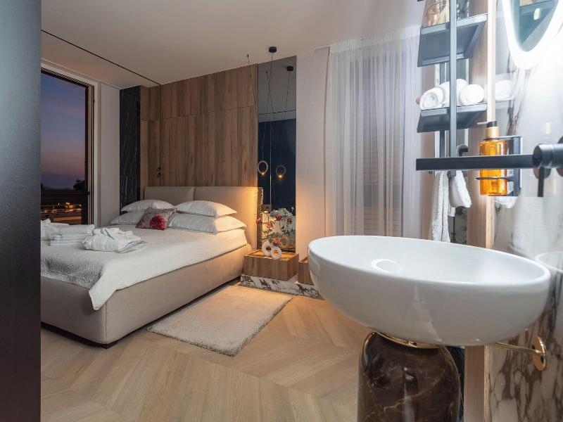 Luxury Rooms For Gift image