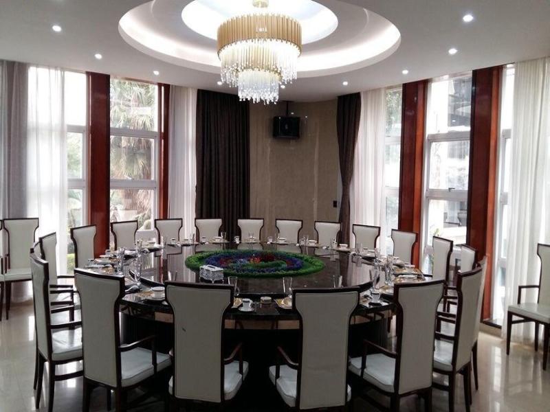 Kololo Courts Hotel & Restaurant image