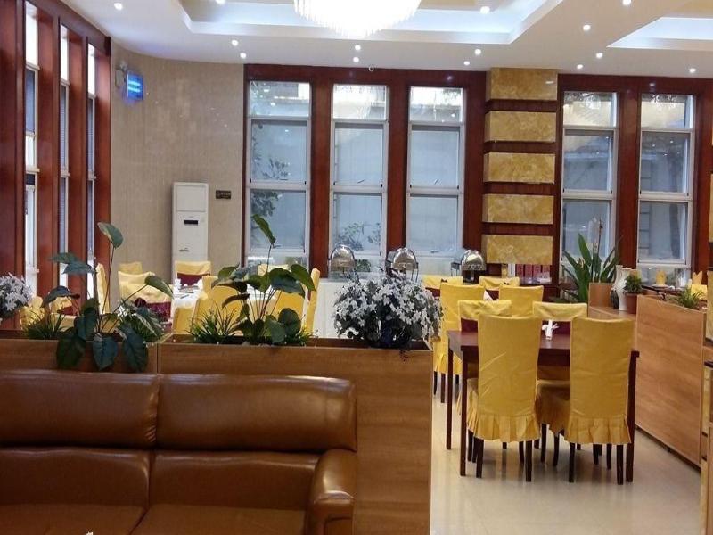 Kololo Courts Hotel & Restaurant image