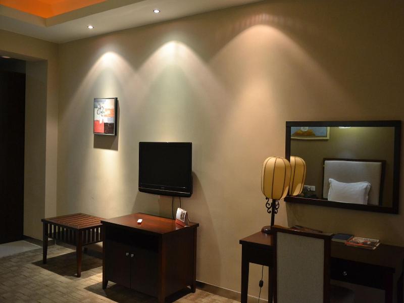 Kololo Courts Hotel & Restaurant image