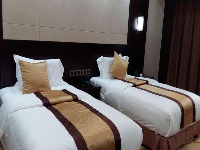 Kololo Courts Hotel & Restaurant image