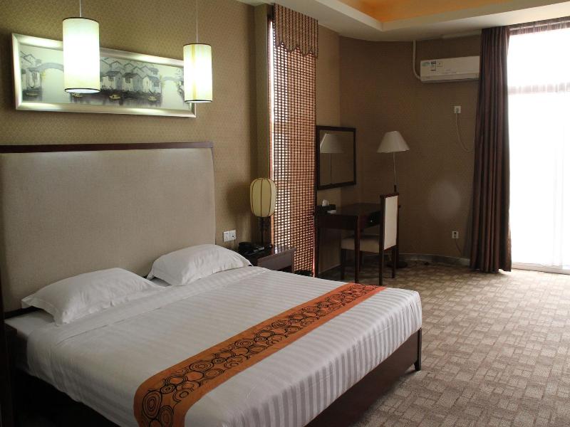 Kololo Courts Hotel & Restaurant image