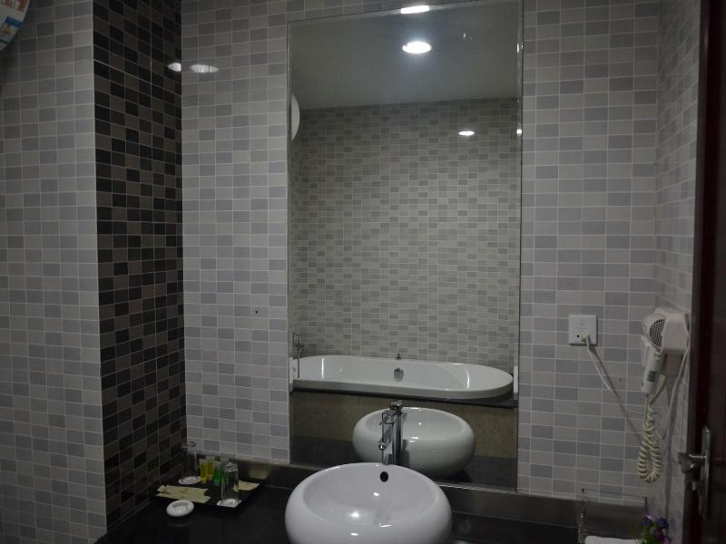 Kololo Courts Hotel & Restaurant image