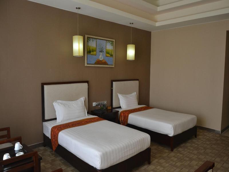 Kololo Courts Hotel & Restaurant image