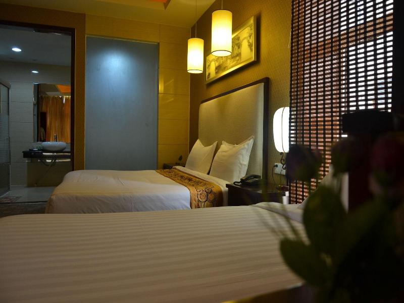 Kololo Courts Hotel & Restaurant image