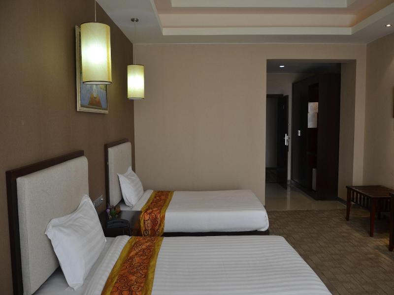Kololo Courts Hotel & Restaurant image