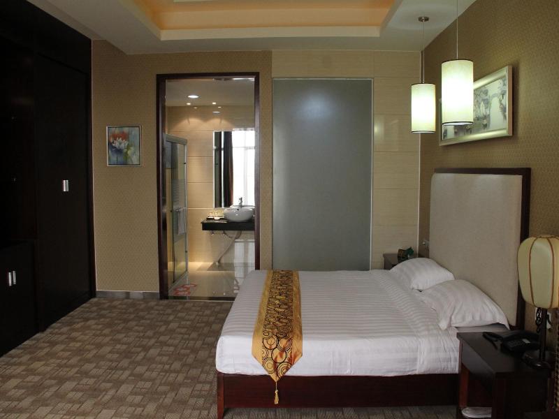 Kololo Courts Hotel & Restaurant image