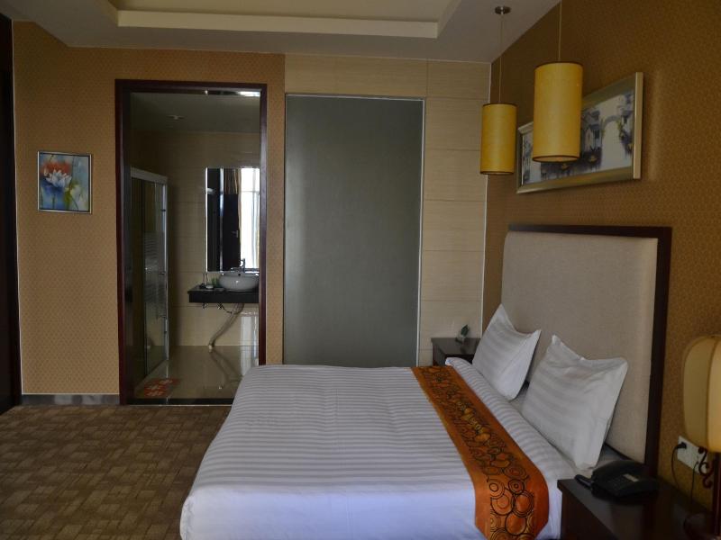 Kololo Courts Hotel & Restaurant image