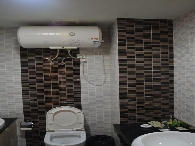 Kololo Courts Hotel & Restaurant image