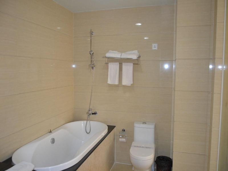 Kololo Courts Hotel & Restaurant image