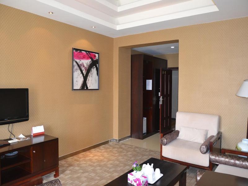 Kololo Courts Hotel & Restaurant image