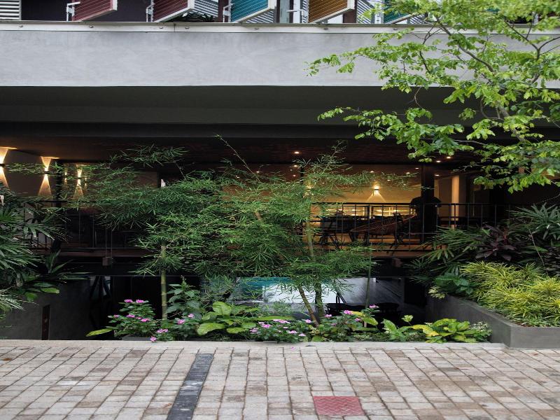 Lake Avenue image
