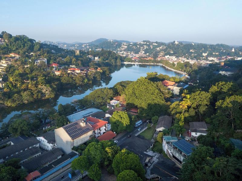 Lake Avenue image