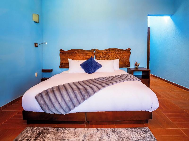 DOUBLE QUEEN SIZE BED