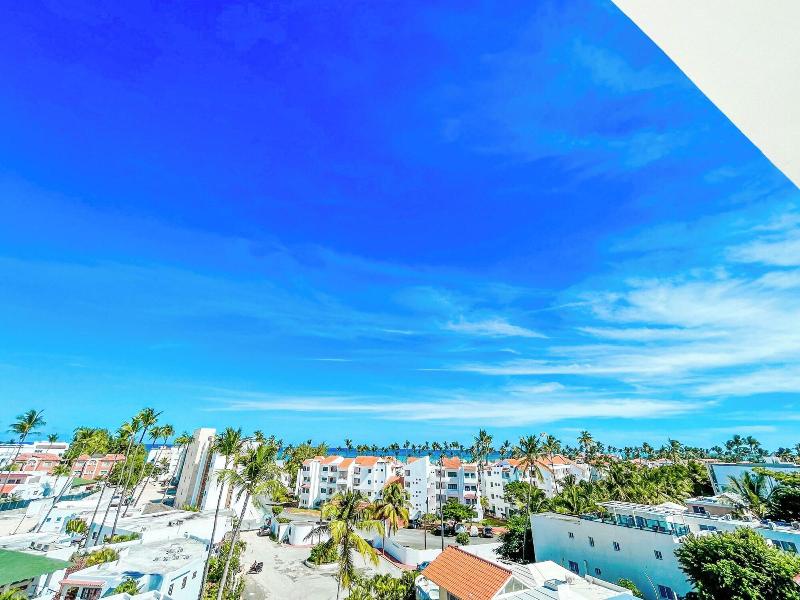 Studio Apart Hotel Rooftop Pool Beach image