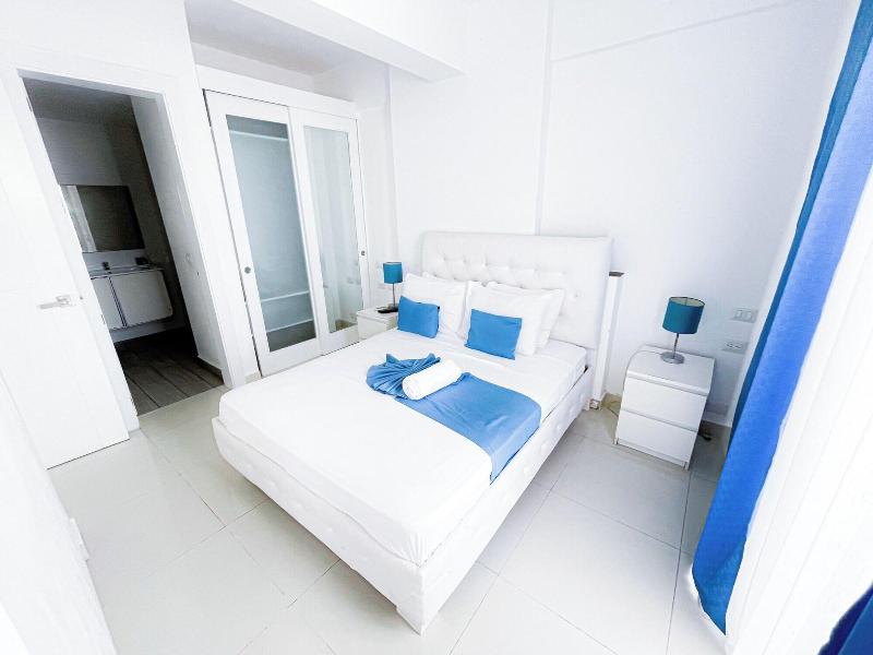 Studio Apart Hotel Rooftop Pool Beach image