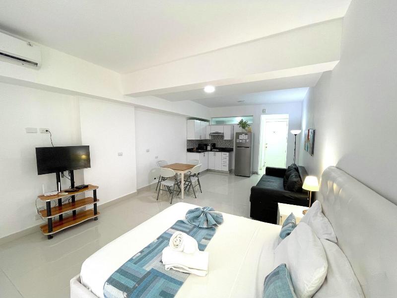 Studio Apart Hotel Rooftop Pool Beach image