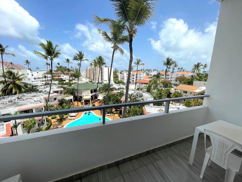 Studio Apart Hotel Rooftop Pool Beach image