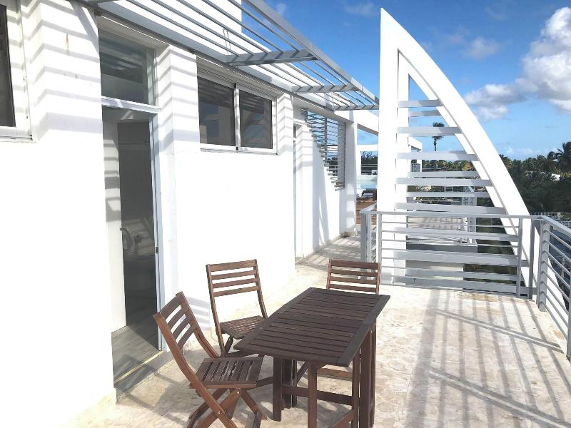 Studio Apart Hotel Rooftop Pool Beach image