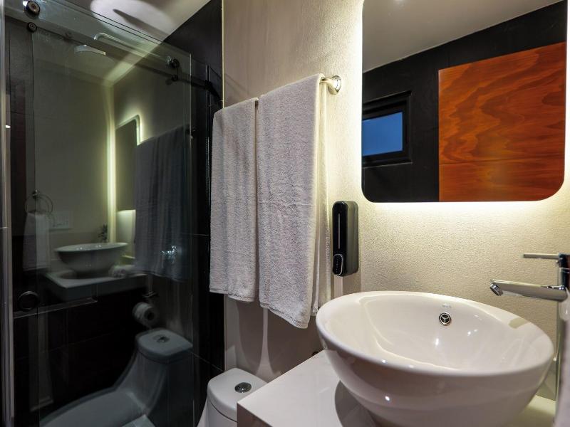 Hotel 28 image