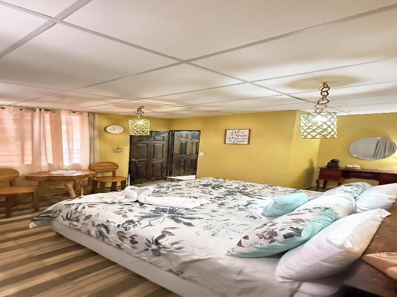 1961 Los Naranjos Hostal image