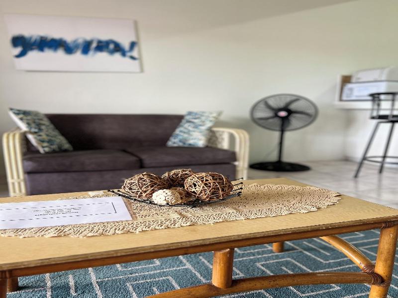 Seaview Apartel image