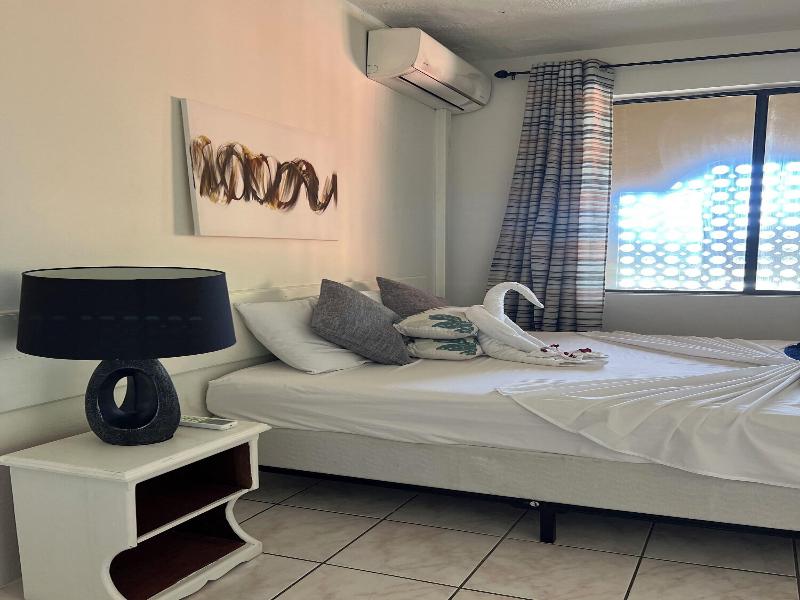 Seaview Apartel image