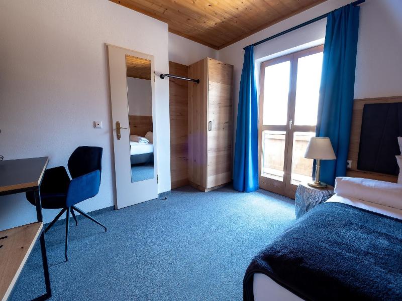 Sl Hotel image